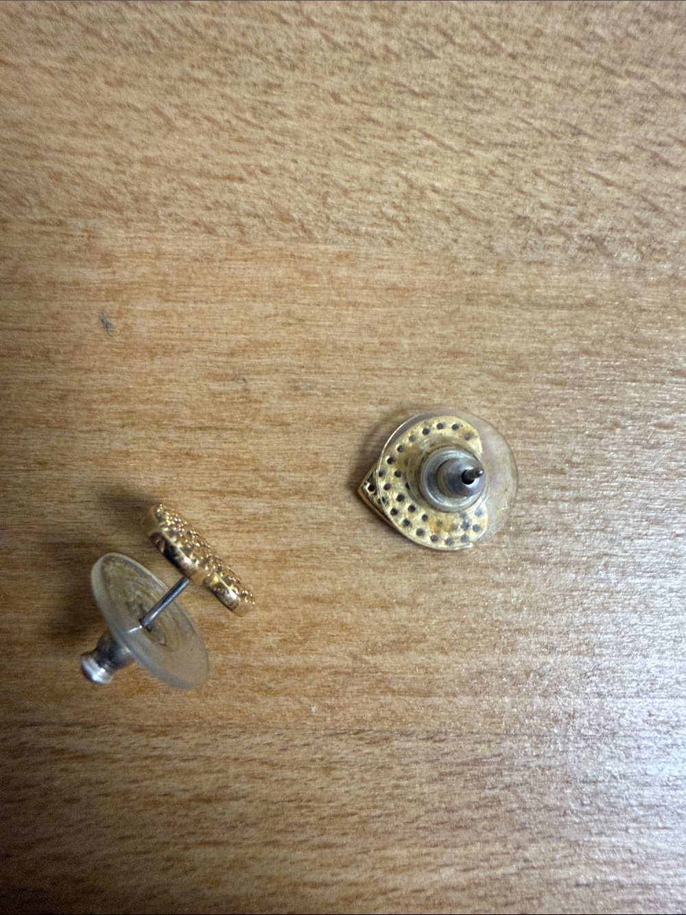 Gold tone dainty heart rhinestone stud earrings cute love - Picture 3 of 4